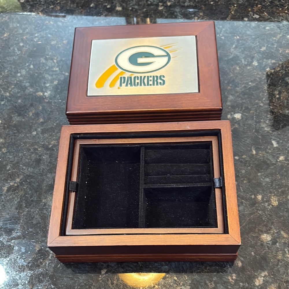 Green Bay Packers Wooden Box - Picture 2 of 4